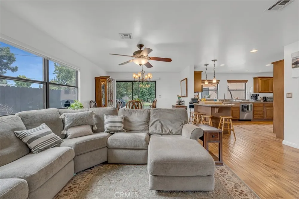 8718 Burghardt Road Temple City, CA 91775
