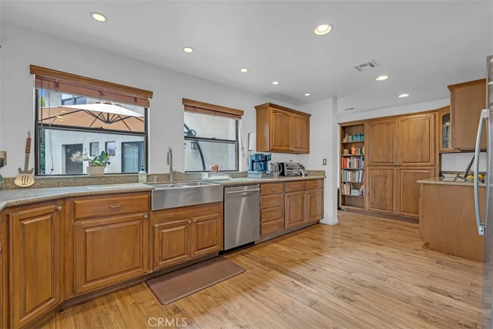 8718 Burghardt Road Temple City, CA 91775