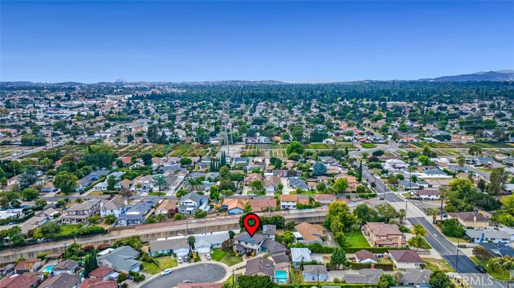 8718 Burghardt Road Temple City, CA 91775