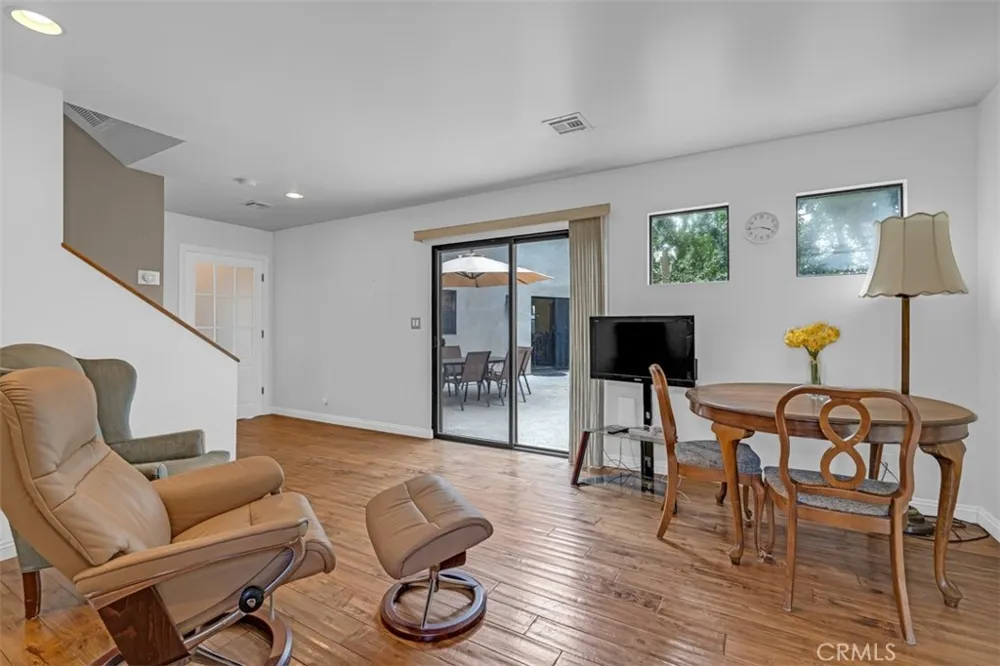 8718 Burghardt Road Temple City, CA 91775