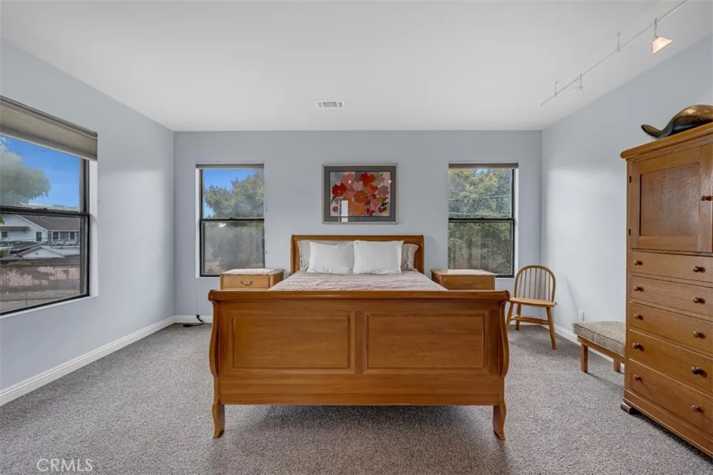 8718 Burghardt Road Temple City, CA 91775