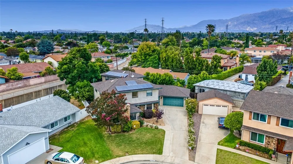 8718 Burghardt Road Temple City, CA 91775
