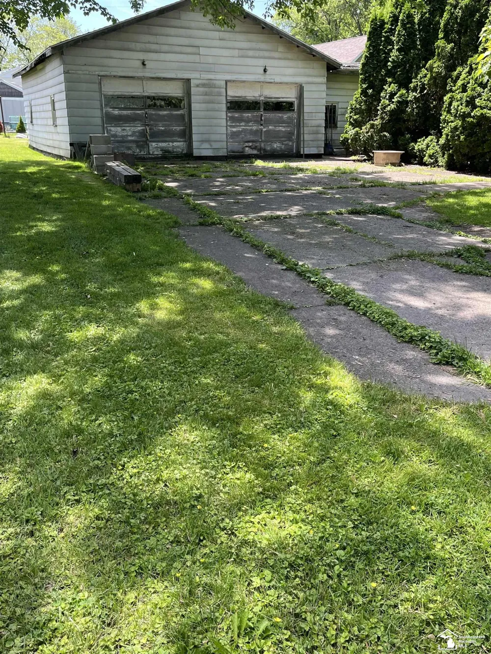 13698 Laplaisance Road Monroe City, MI 48161