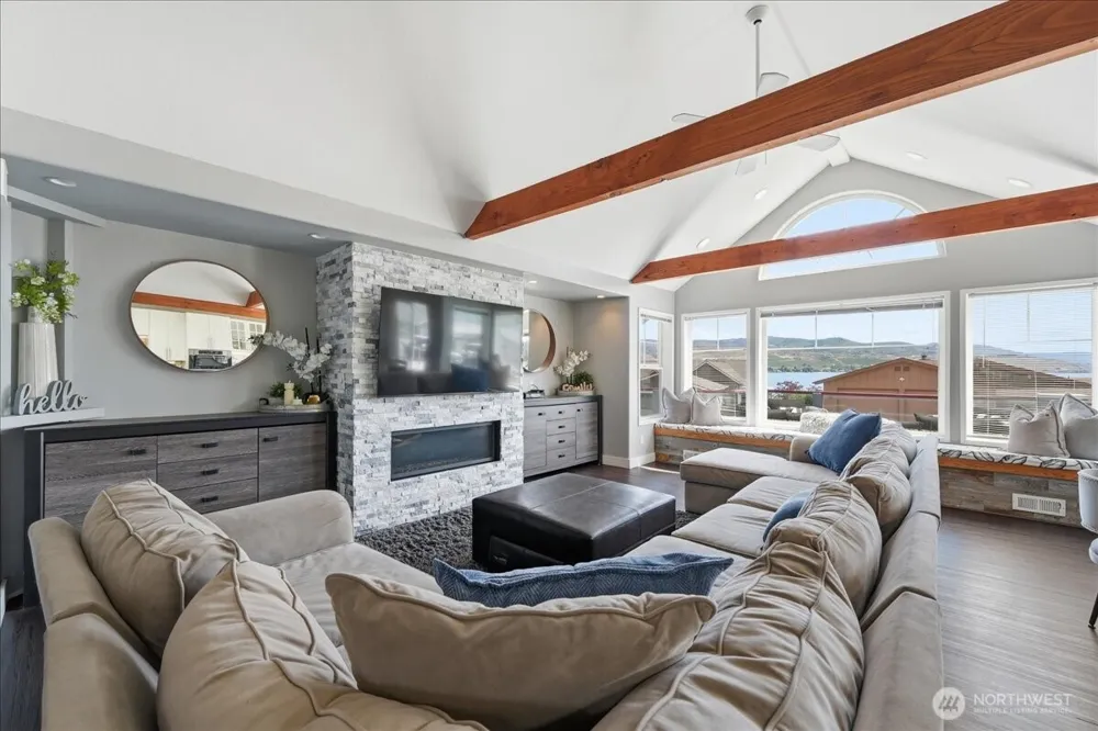 127 Chelan View Drive Manson, WA 98831