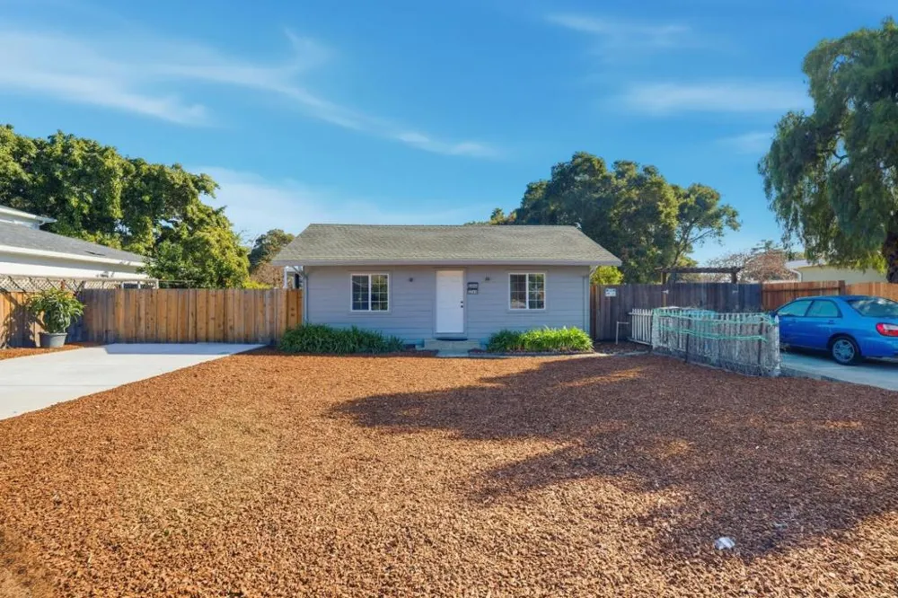 2260 Clarke Avenue East Palo Alto, CA 94303