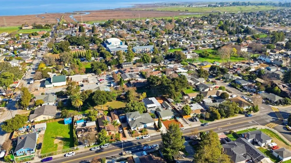 2260 Clarke Avenue East Palo Alto, CA 94303