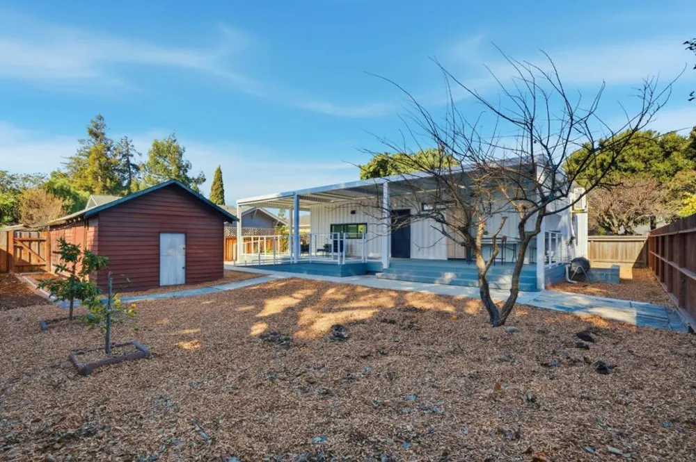 2260 Clarke Avenue East Palo Alto, CA 94303