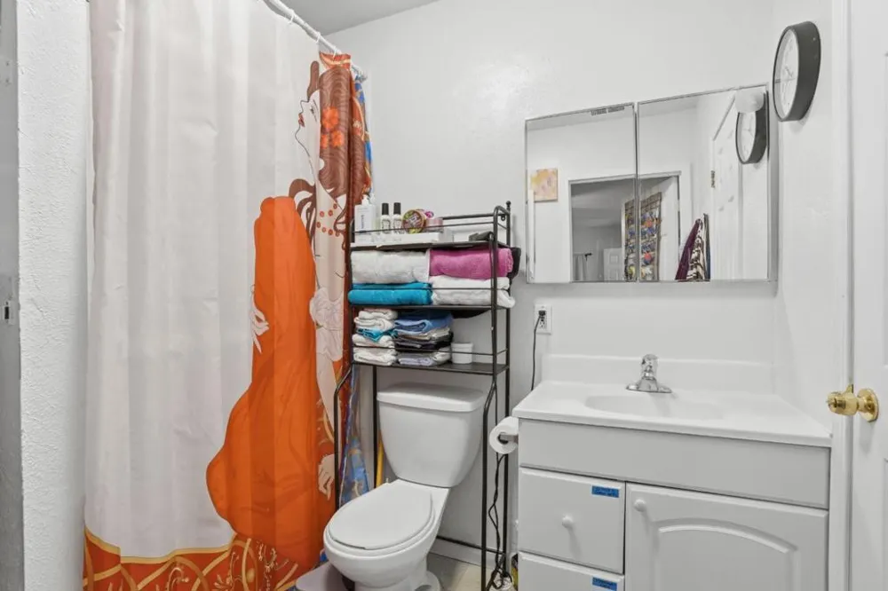 2260 Clarke Avenue East Palo Alto, CA 94303