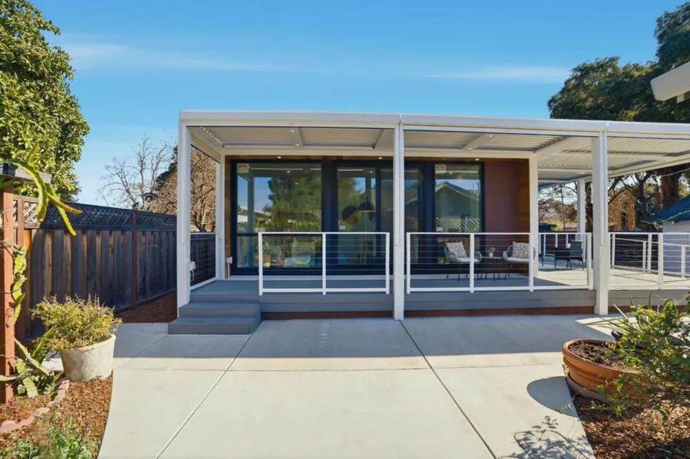 2260 Clarke Avenue East Palo Alto, CA 94303