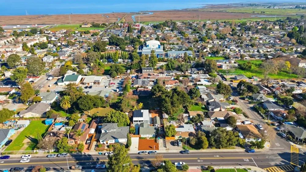 2260 Clarke Avenue East Palo Alto, CA 94303