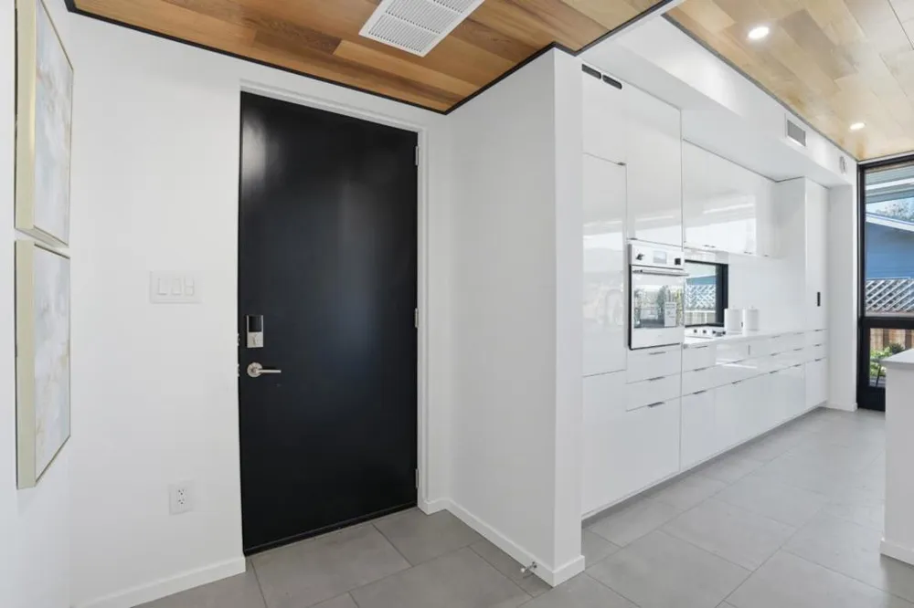 2260 Clarke Avenue East Palo Alto, CA 94303