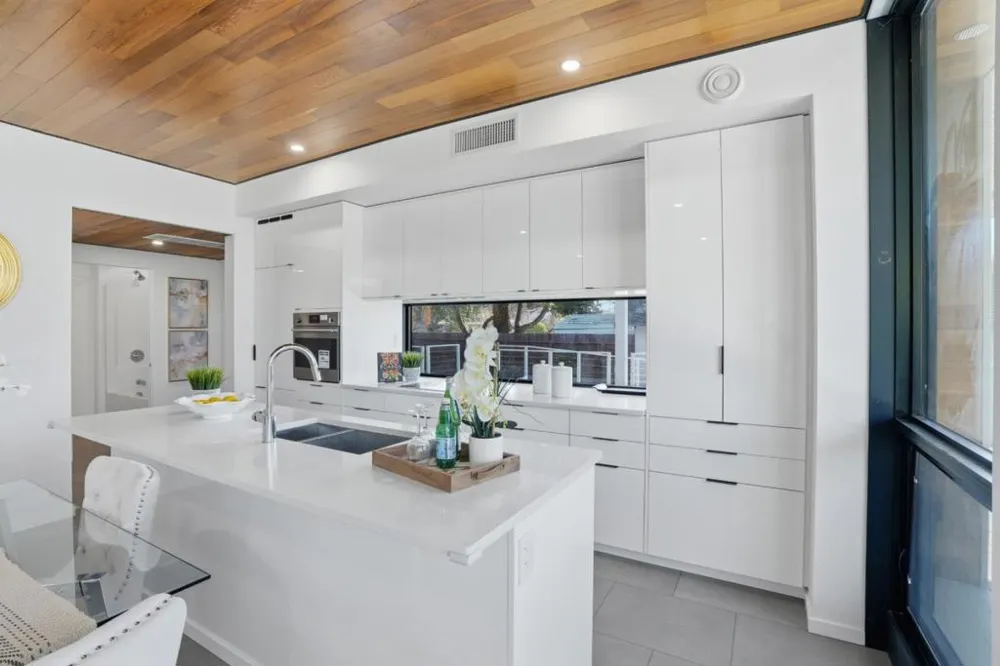 2260 Clarke Avenue East Palo Alto, CA 94303