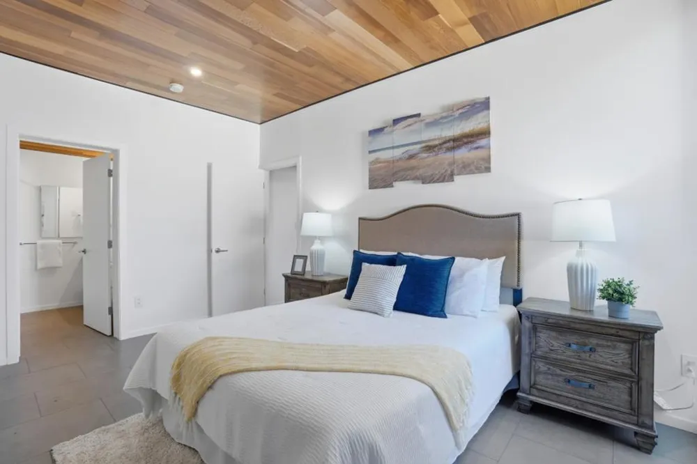 2260 Clarke Avenue East Palo Alto, CA 94303