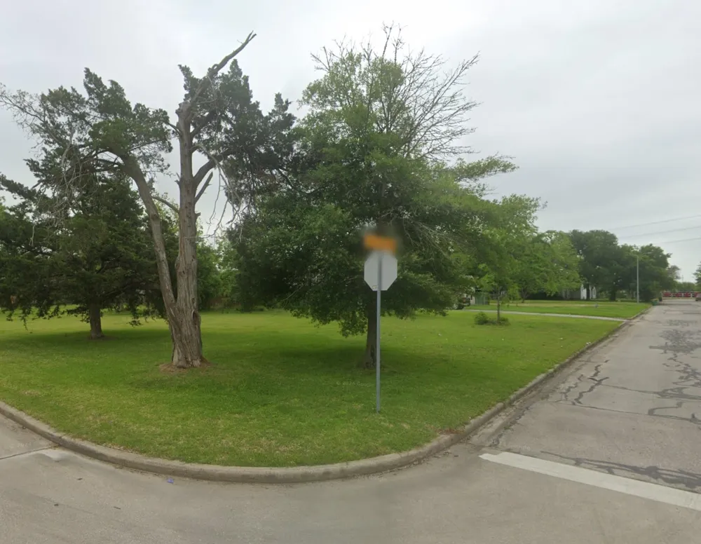 815 Bowie Street Baytown, TX 77520