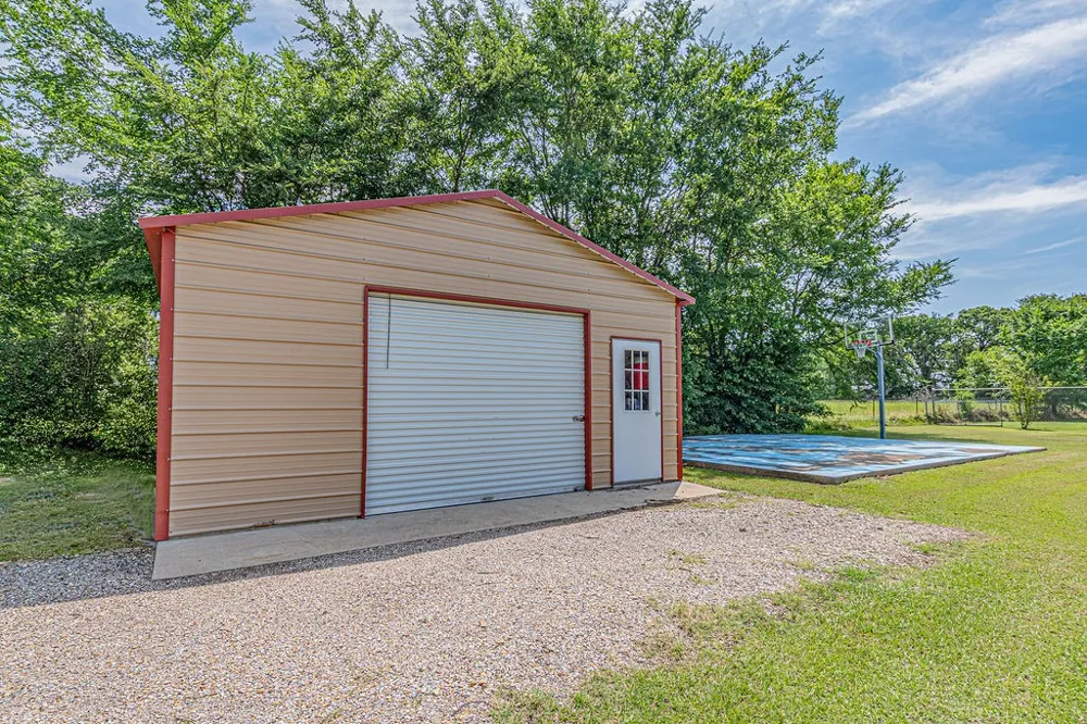 9789 S State Highway 34 Scurry, TX 75158
