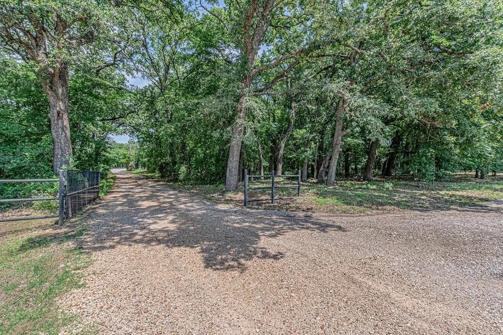 9789 S State Highway 34 Scurry, TX 75158