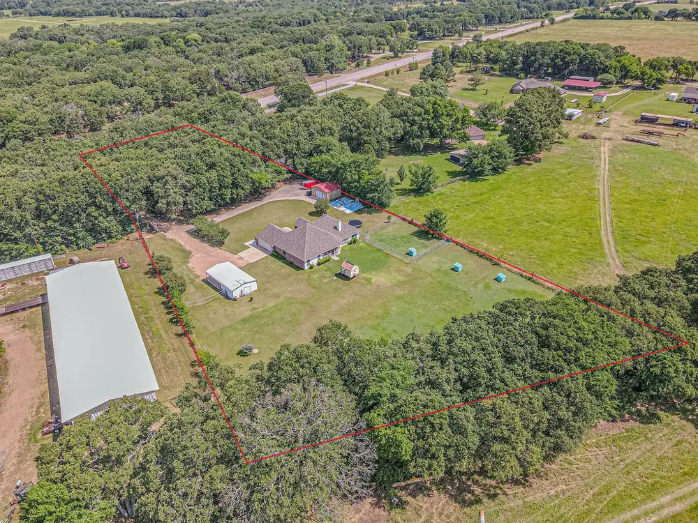 9789 S State Highway 34 Scurry, TX 75158