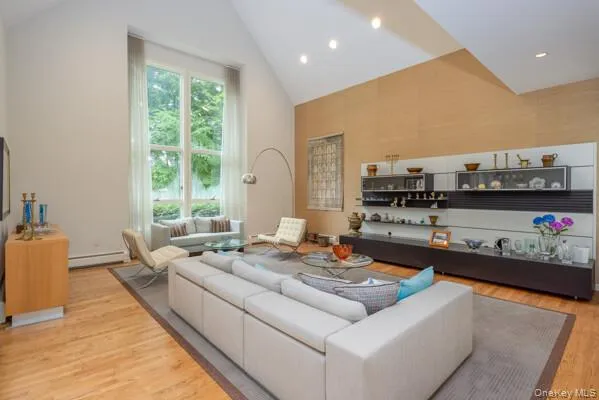 19 W Gate Road Suffern, NY 10901