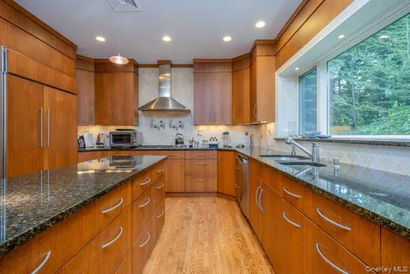 19 W Gate Road Suffern, NY 10901