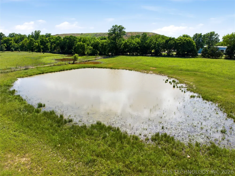 30 S 270 ROAD Morris, OK 74445