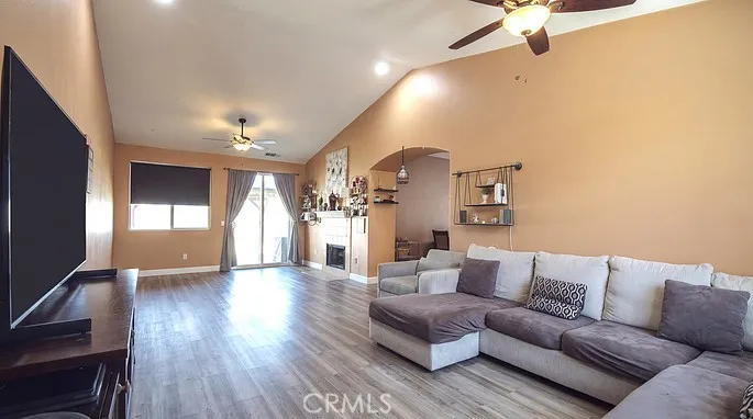 14357 Nicoles Adelanto, CA 92301