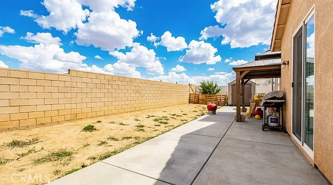 14357 Nicoles Adelanto, CA 92301