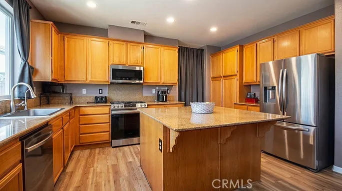 14357 Nicoles Adelanto, CA 92301