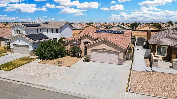 14357 Nicoles Adelanto, CA 92301