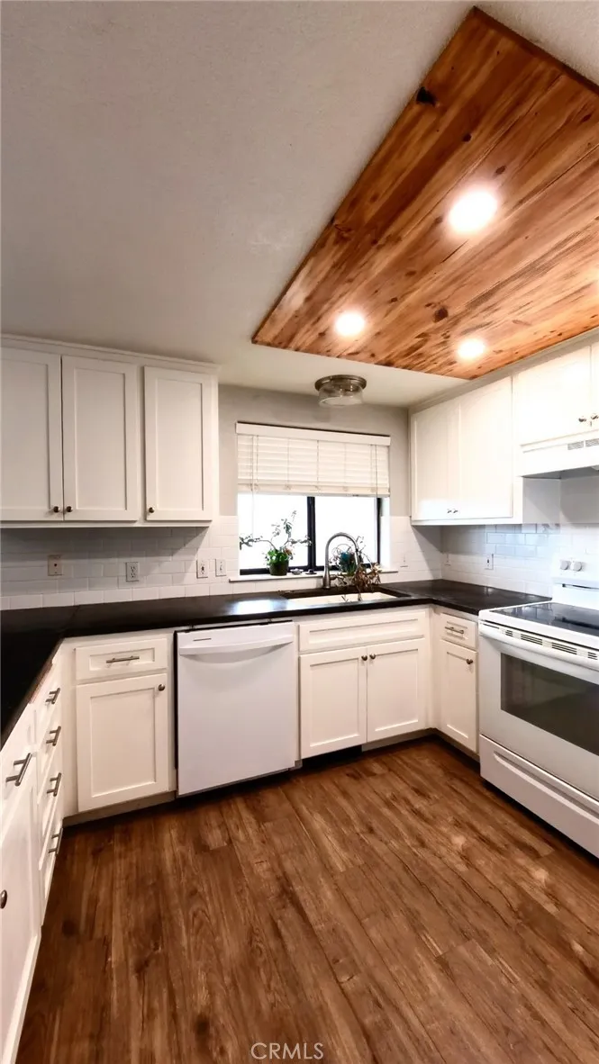 9995 Monte Cristo Kelseyville, CA 95451