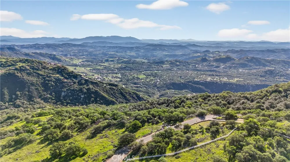 Avenida Perla Bonita Murrieta, CA 92562
