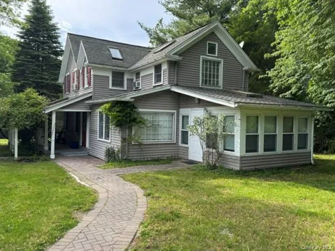74 S Airmont Road