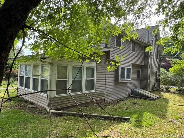 74 S Airmont Road Suffern, NY 10901