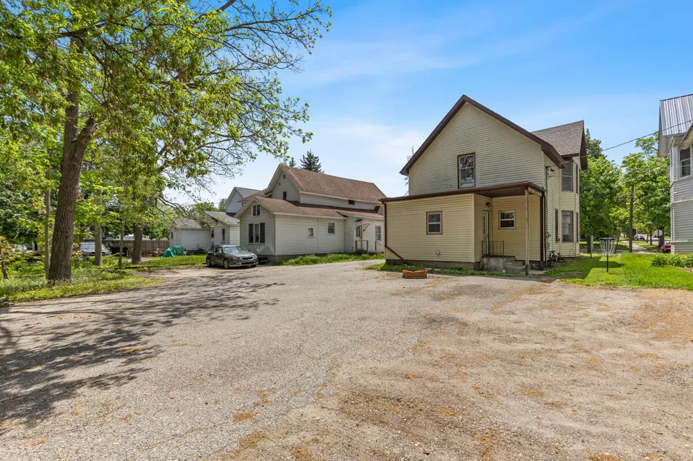 124 Woodward Avenue Big Rapids City, MI 49307