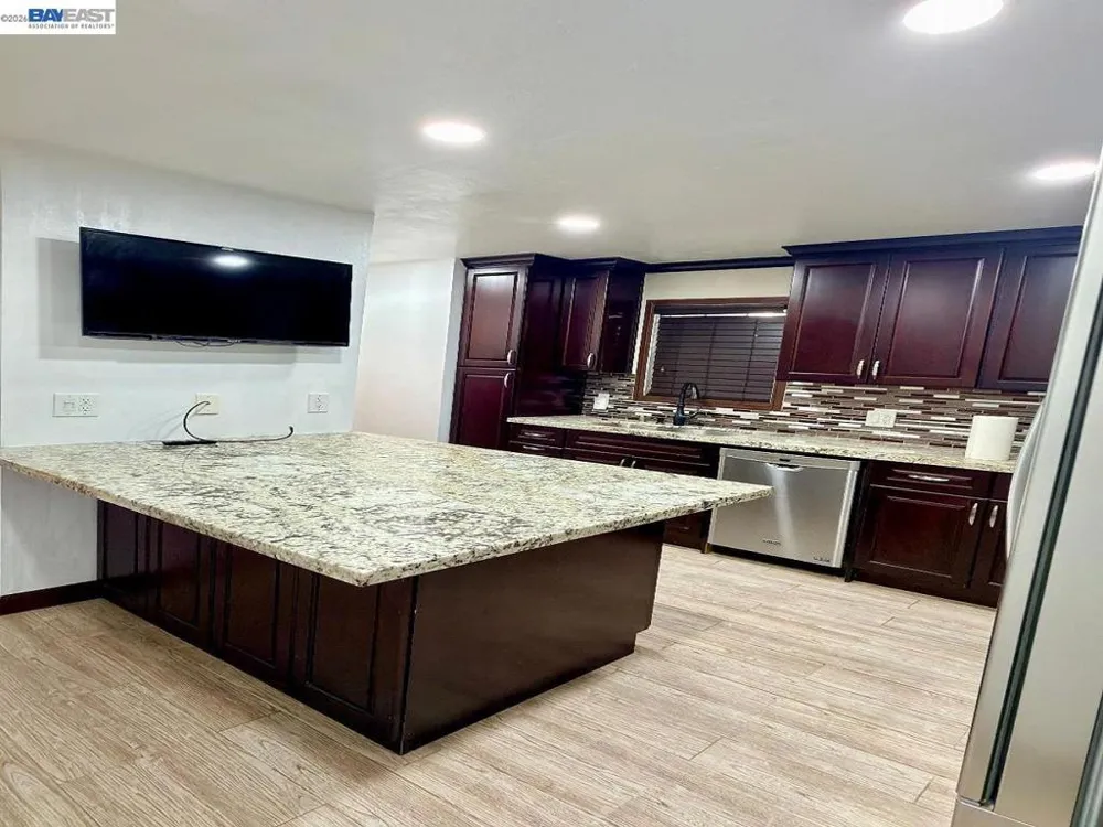 4256 Seven Hills Road Castro Valley, CA 94546