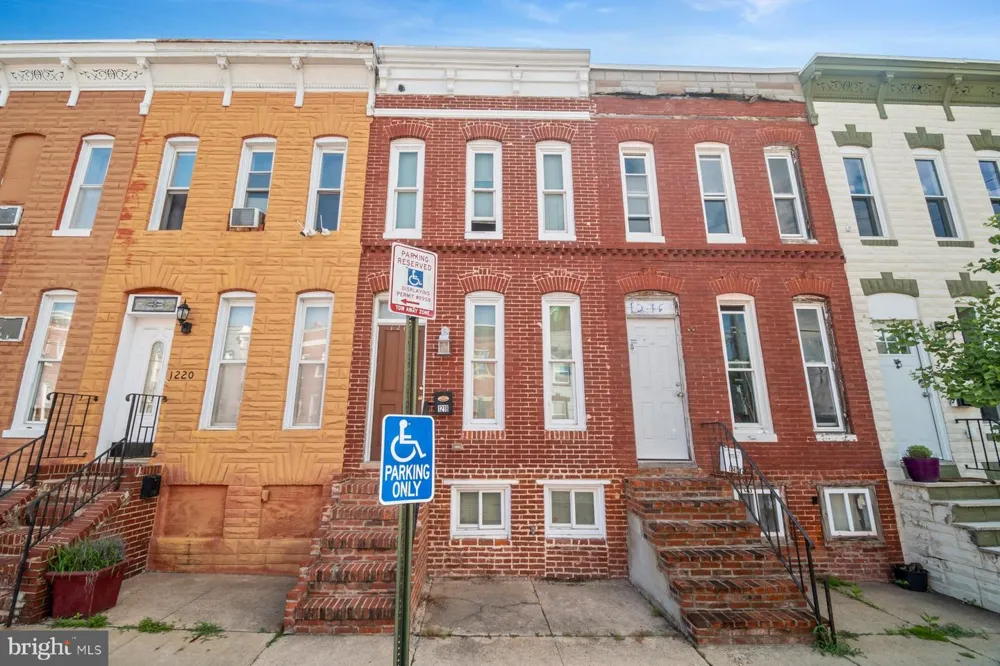 1218 W CROSS STREET
