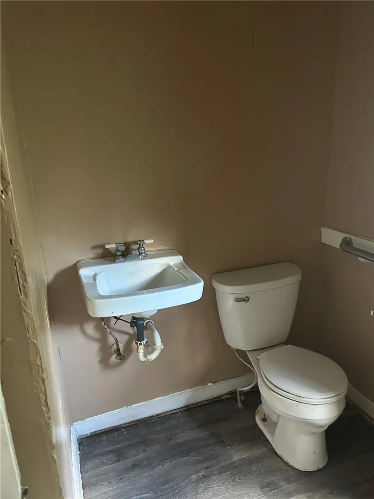 1152 E 4th Street Alice, TX 78332