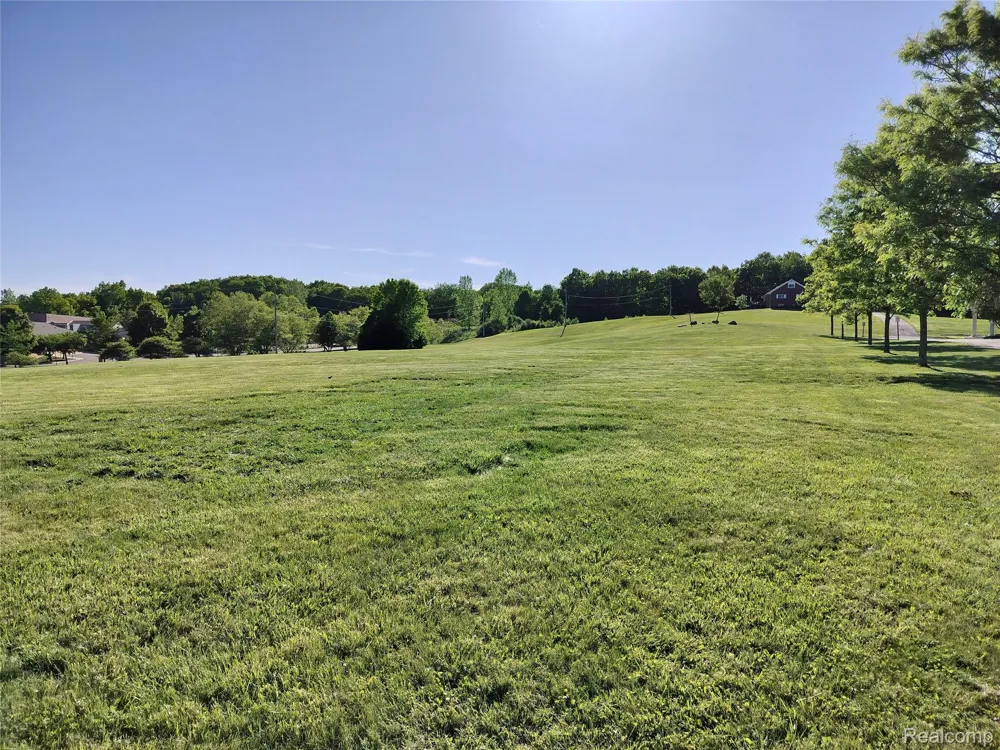 Squirrel Road Auburn Hills City, MI 48326