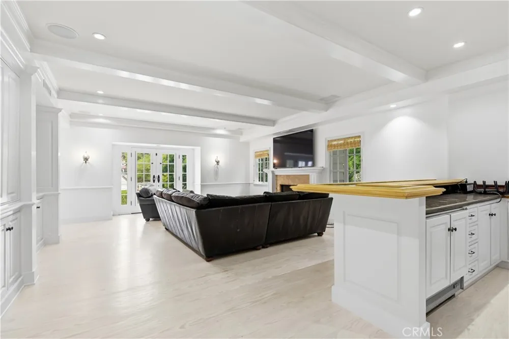 24232 LONG VALLEY ROAD Hidden Hills, CA 91302