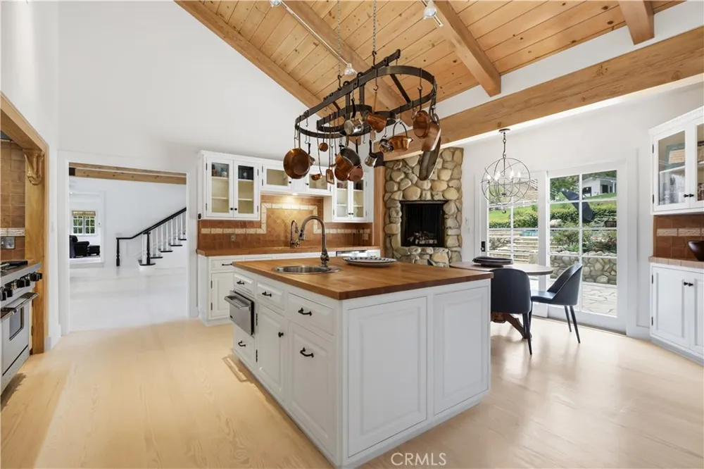 24232 LONG VALLEY ROAD Hidden Hills, CA 91302