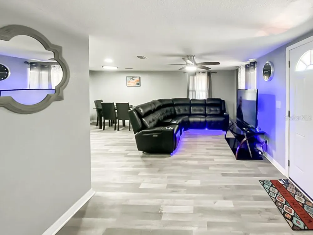 4303 CHESTNUT AVENUE Sarasota, FL 34234