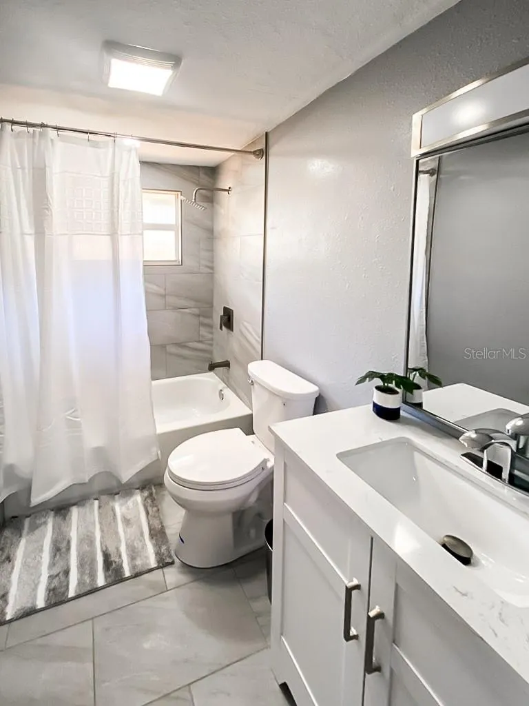 4303 CHESTNUT AVENUE Sarasota, FL 34234