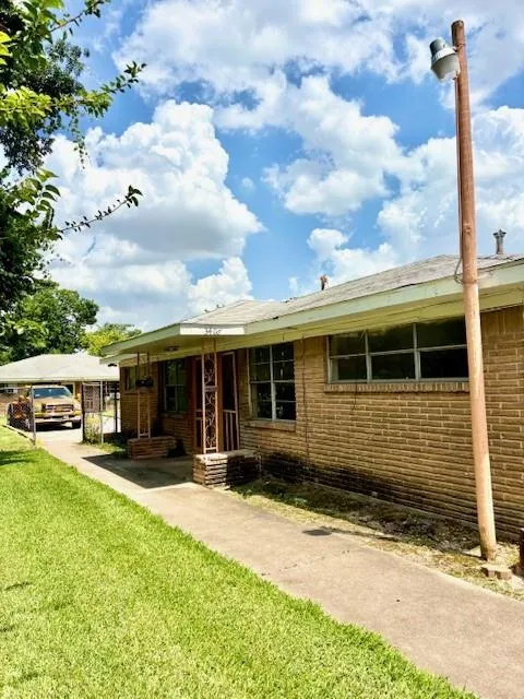 3406 E Lockwood Drive #1