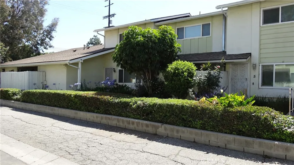 16741 Parthenia #3 Northridge, CA 91343