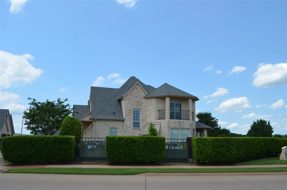 2541 Vineyard Drive Granbury, TX 76048