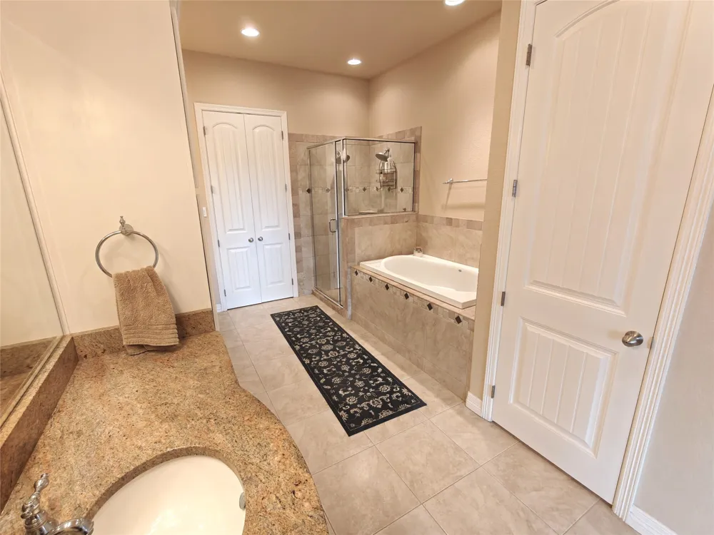 2541 Vineyard Drive Granbury, TX 76048