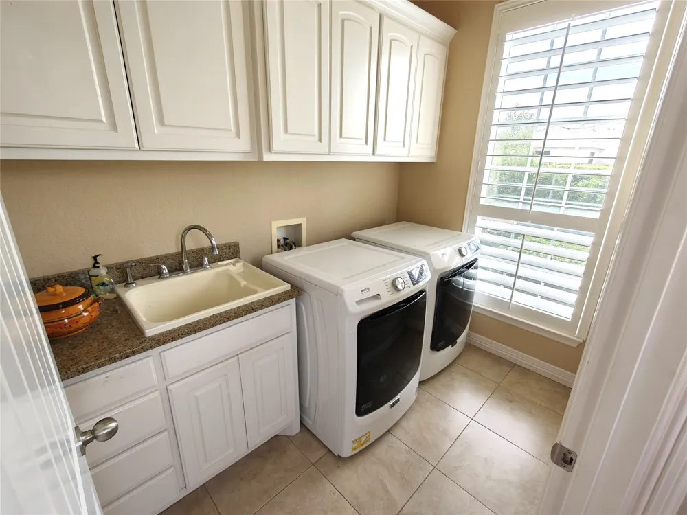 2541 Vineyard Drive Granbury, TX 76048