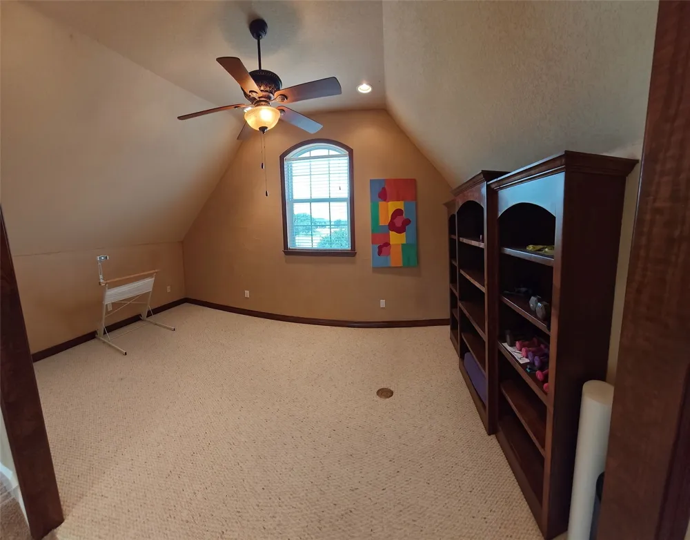2541 Vineyard Drive Granbury, TX 76048
