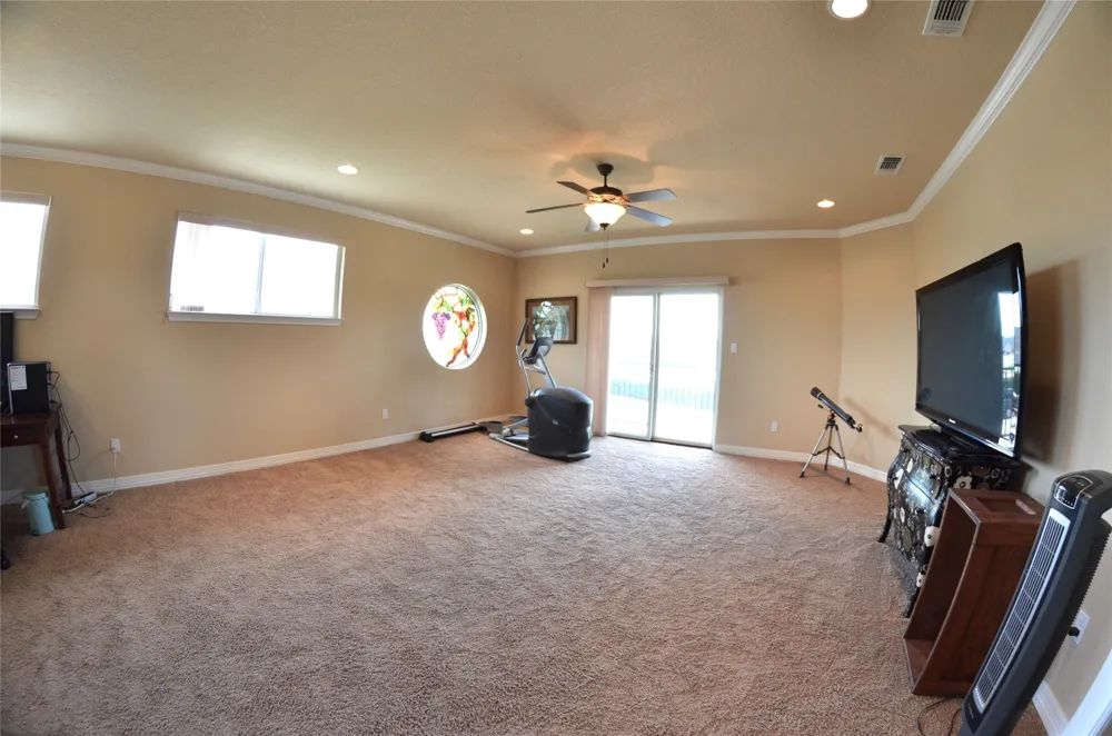 2541 Vineyard Drive Granbury, TX 76048
