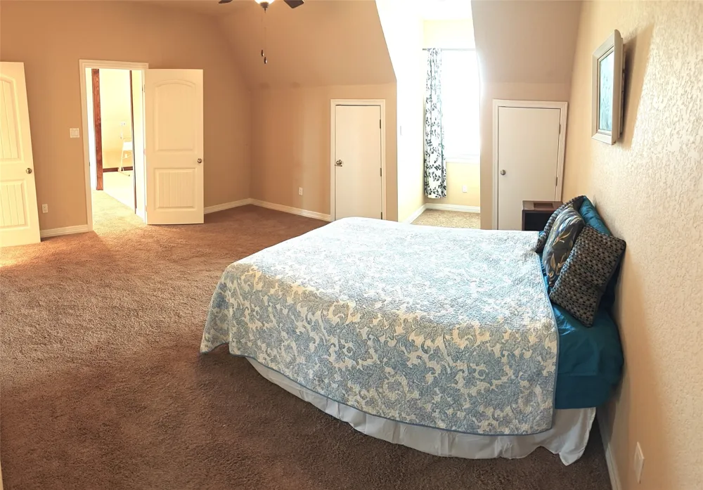 2541 Vineyard Drive Granbury, TX 76048