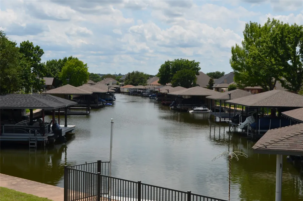 2541 Vineyard Drive Granbury, TX 76048